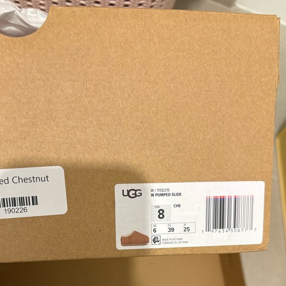 Brand New UGG Pumped Slide – Chestnut (Size 8) with original box - Picture 13 of 13